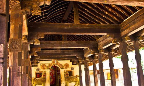 EMBEKKE DEVALAYA (EMBEKKA TEMPLE)