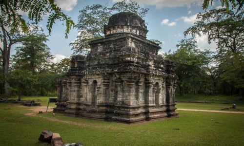 Things to do in polonnaruwa