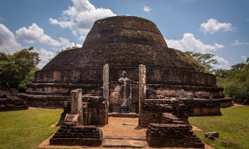 Things to do in polonnaruwa